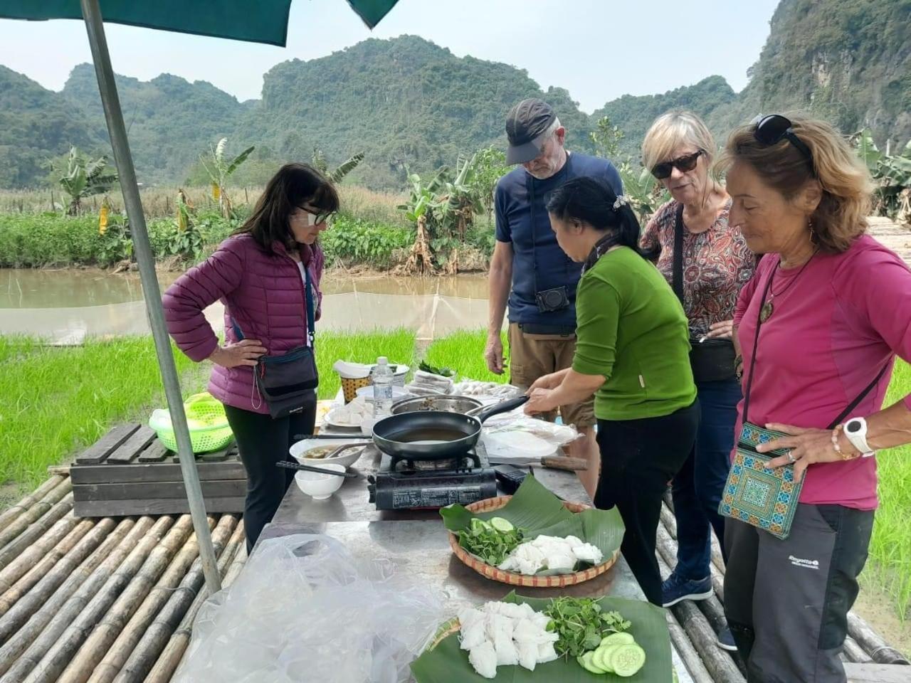 Golden Bell Backpacker Hostel Ninh Binh Exterior photo